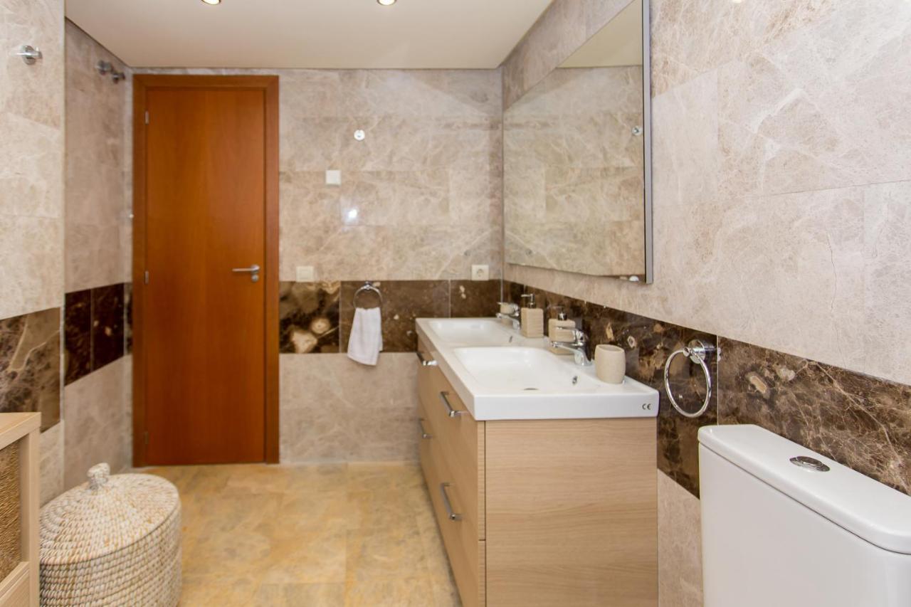Вилла Manilva Townhouse With Spectacular Views Of Gibraltar Экстерьер фото