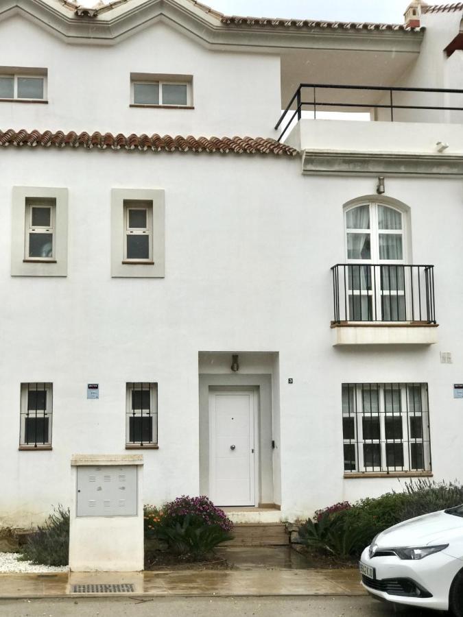 Вилла Manilva Townhouse With Spectacular Views Of Gibraltar Экстерьер фото